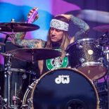 steel-panther_SB19-47