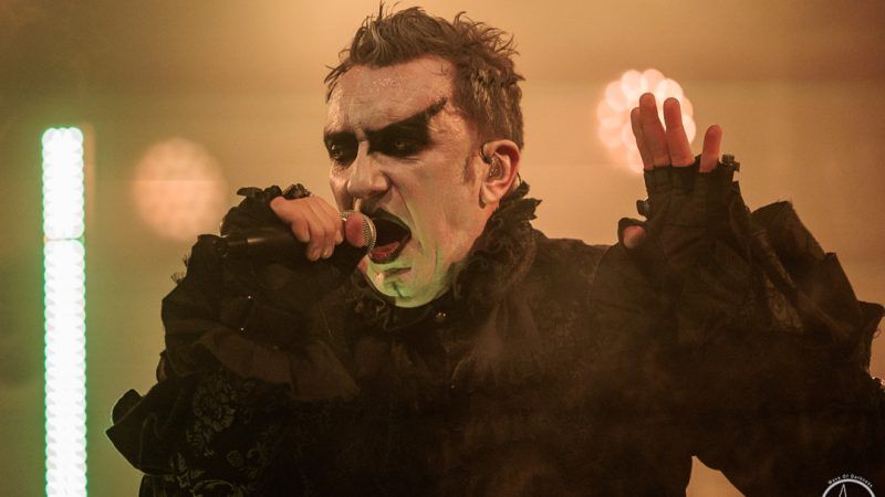 Gothminister in Bensheim: Ein Abend voller dunkler Klänge im Musiktheater Rex