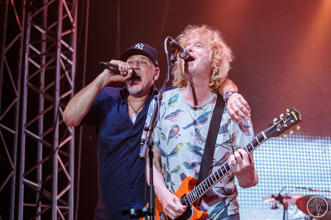 Heiß, herzlich, hochemotional: Fury in the Slaughterhouse beim Zeltfestival Rhein-Neckar