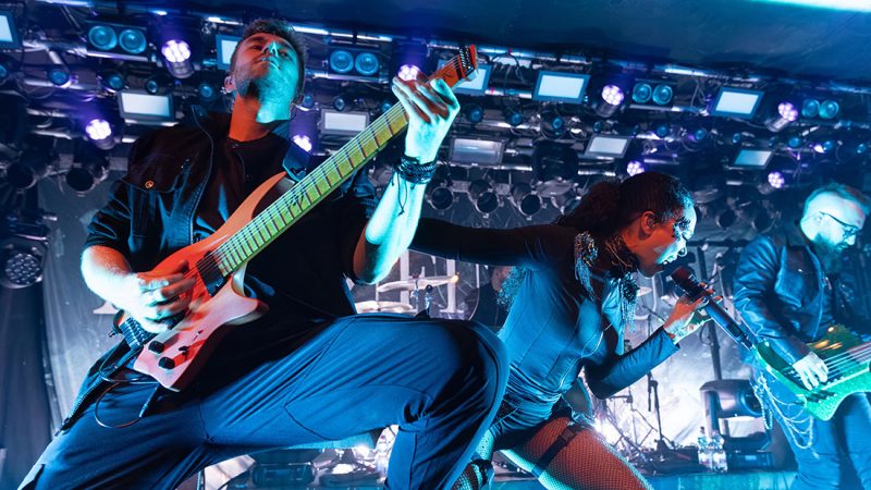 Ad Infinitum, Seven Spires und Tulip feiern kolosalen Tourstart im Colos-Saal