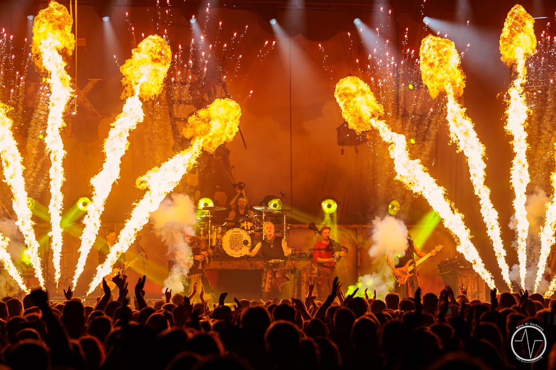 Im hellen Schein der Flammen: In Extremo starten Rauhnächte in Wiesbaden