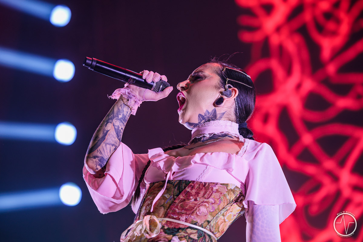 „Duél“ in Wiesbaden – Jinjer trifft mit voller Wucht im Schlachthof