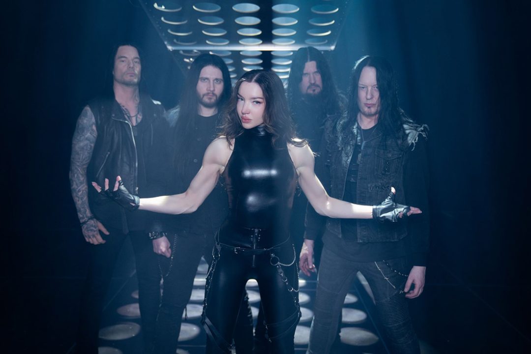 Arch Enemy kommen mit neuer Single und neuer Frontfrau für zwei ...