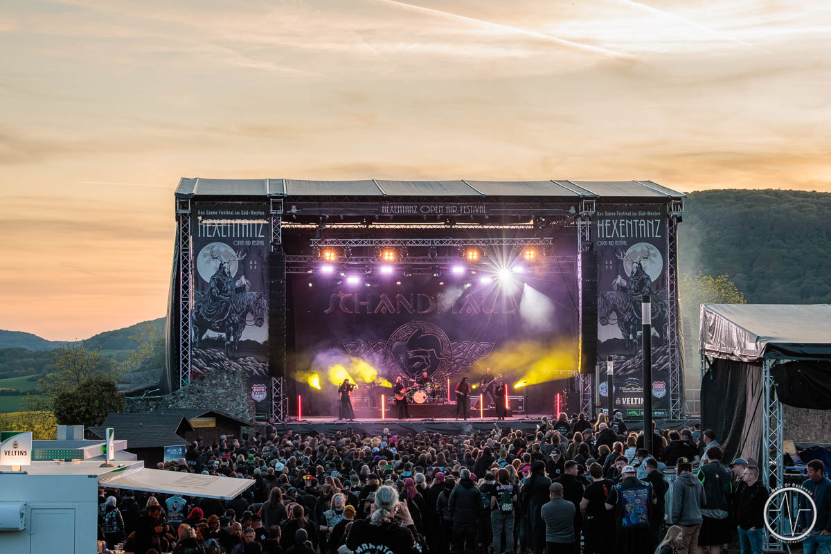 Hexentanz unter blauem Himmel: Satans Hochzeit und neue Stimmen auf Burg Lichtenberg