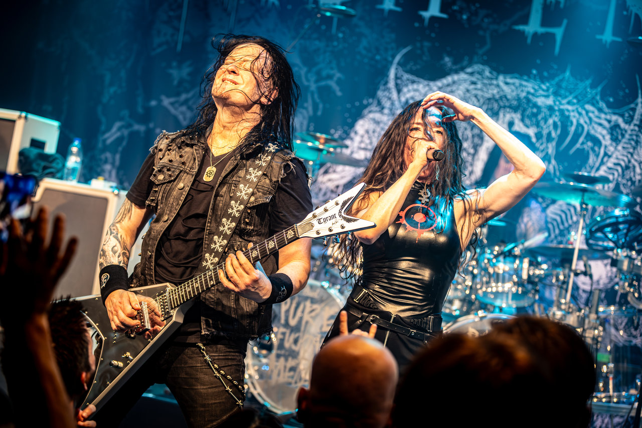 Arch Enemy im Club Volta Köln – Zurück zu den Wurzeln und näher dran als je zuvor