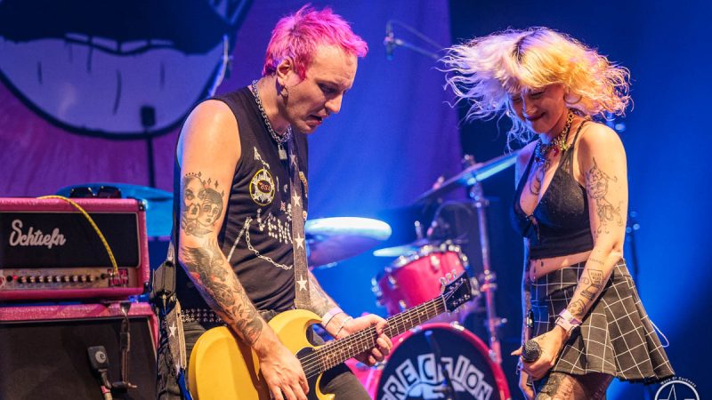 Punkrock aus dem Bus: Fünf Bands heizen dem P8 Karlsruhe ein